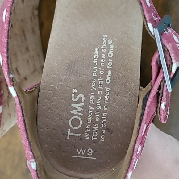 Toms Cranberry & White Polka Dot Wedge Sandals size 9 - Picture 7 of 10